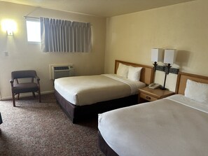 Free WiFi, bed sheets - Big Bend Traveler's Inn (Great Bend)