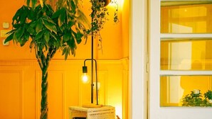 Interior - The Golden Hour Suite on Rainbow (Amman)