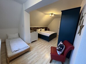 3 bedrooms, travel crib, free WiFi, bed sheets