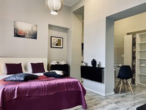 Iron/ironing board, free WiFi, bed sheets