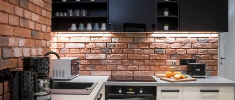 Fridge, microwave, oven, coffee/tea maker