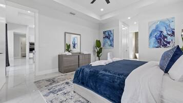 4 bedrooms, iron/ironing board, WiFi, bed sheets