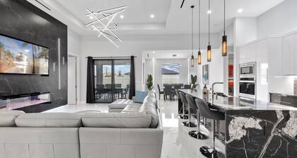 Ultra Modern Home w Heated Salt water Pool pet friendly