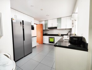 雪櫃、微波爐、爐具、咖啡機/沖茶器