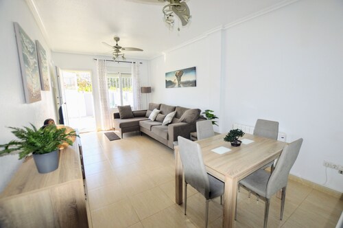 Sucina 2 Bed walking distance of tow