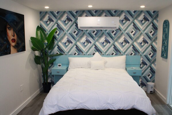 WiFi, bed sheets - Enjoy this stylish studio space. Walking distance from Hardrock Stadium (Miami)