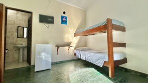 Economy Suite | Free WiFi, individually decorated - Hotel Bem-te-vi (Ubatuba)