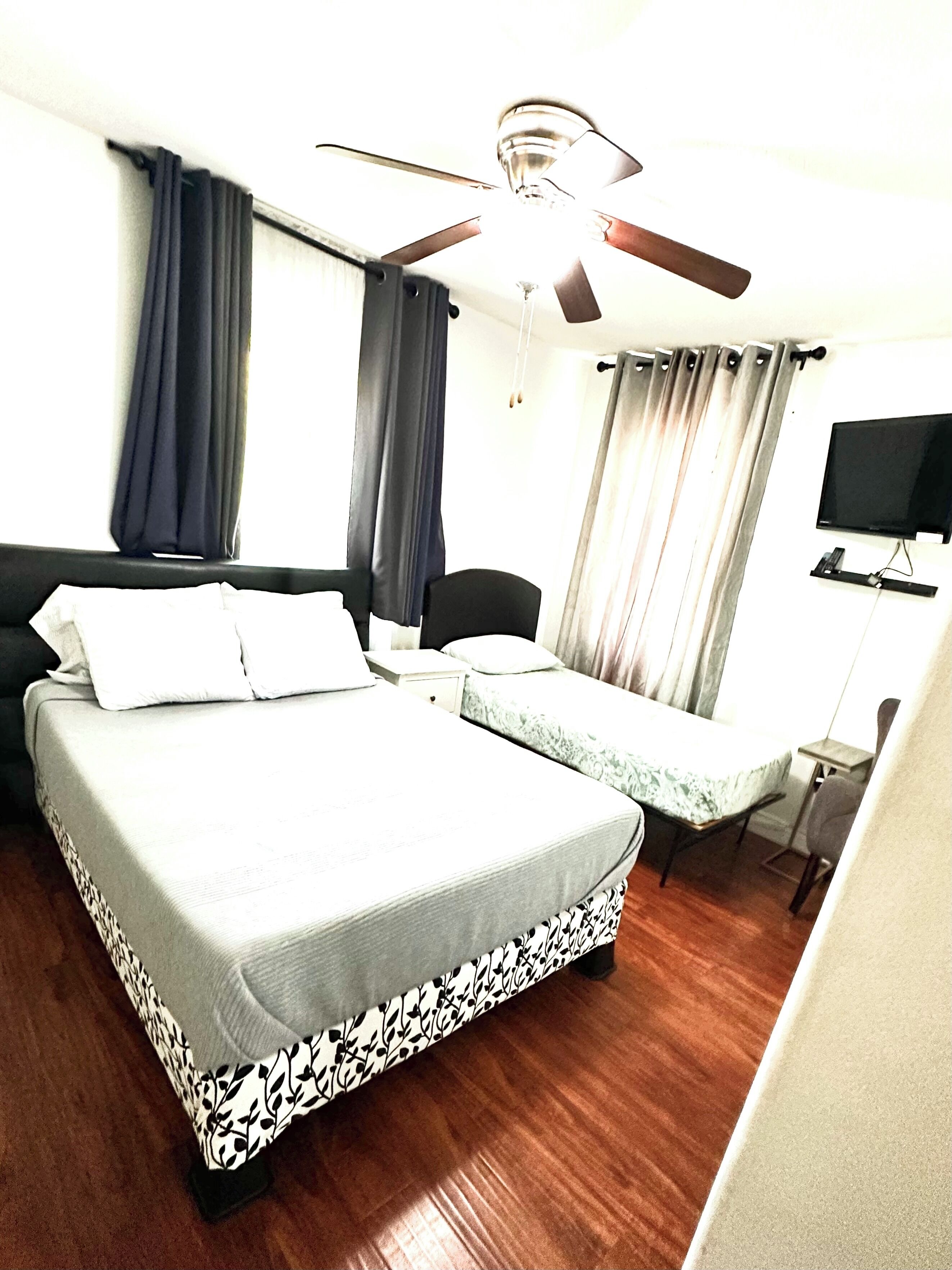 3 bedrooms, in-room safe, iron/ironing board, travel crib