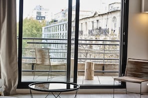 Studio (B) | Terrace/patio