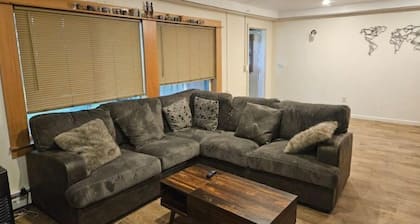 Spacious 1BR near downtown