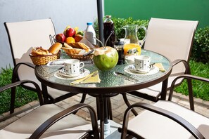 Dining - Apartamento com quintal na Praça do Pôr do Sol (São Paulo)