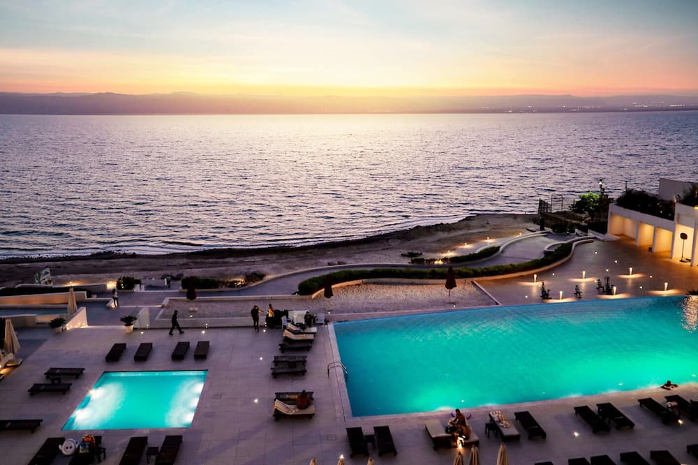 PORTO & ALMIRA BEACH