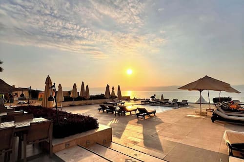 Beach/ocean view