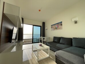 50-inch Smart TV with digital channels, Netflix, streaming services