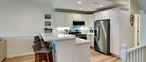 Condo, Multiple Beds, Balcony, Partial Ocean View (Unit G - No Pets Allowed) | Private kitchen | Fridge, microwave, oven, stovetop