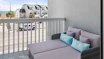 Condo, Multiple Beds, Balcony, Partial Ocean View (Unit G - No Pets Allowed) | Property grounds