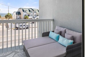 Lejlighed - flere senge - balkon - delvis havudsigt (Unit G - No Pets Allowed) | Overnatningsstedets område