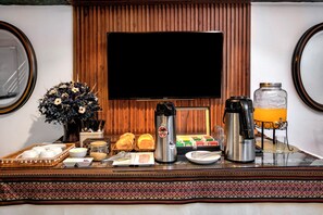 Free daily continental breakfast - Hidden Garden (Cusco)