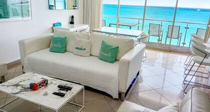 Luxury Beachfront Condo on the very heart of Grand Case