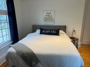 4 bedrooms, desk, iron/ironing board, travel crib