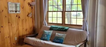 Three bedroom Cabin on Rust Pond Beach