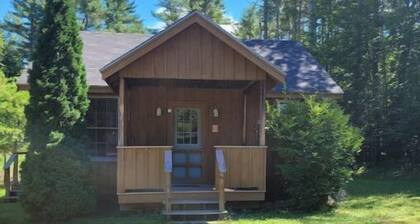 Private Cabin with access to Rust Pond Ferris