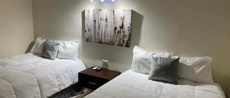 Chambre Standard double | Couette en duvet, accĂšs au Wi-Fi (inclus)