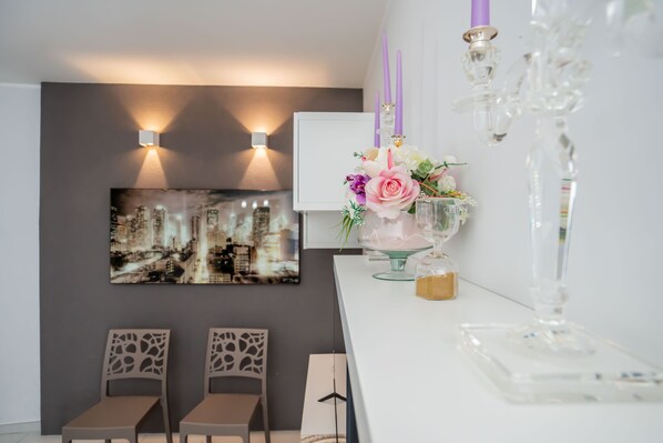 Interior - Diamante Scirocco Holiday House with Heated Pool (Rosolini)