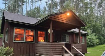 Private Cabin Getaway in the Woods Rockland