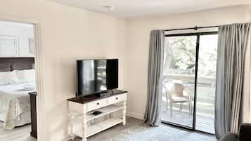 2 slaapkamers, een strijkplank/strijkijzer, gratis wifi, beddengoed