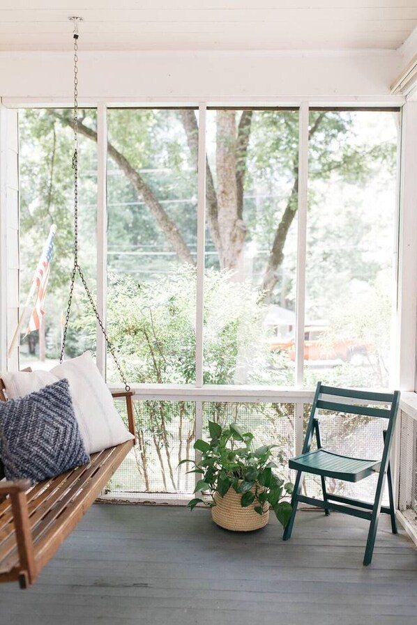 Interior - Walk to Marietta Square -The Cottage on Maple (Marietta)