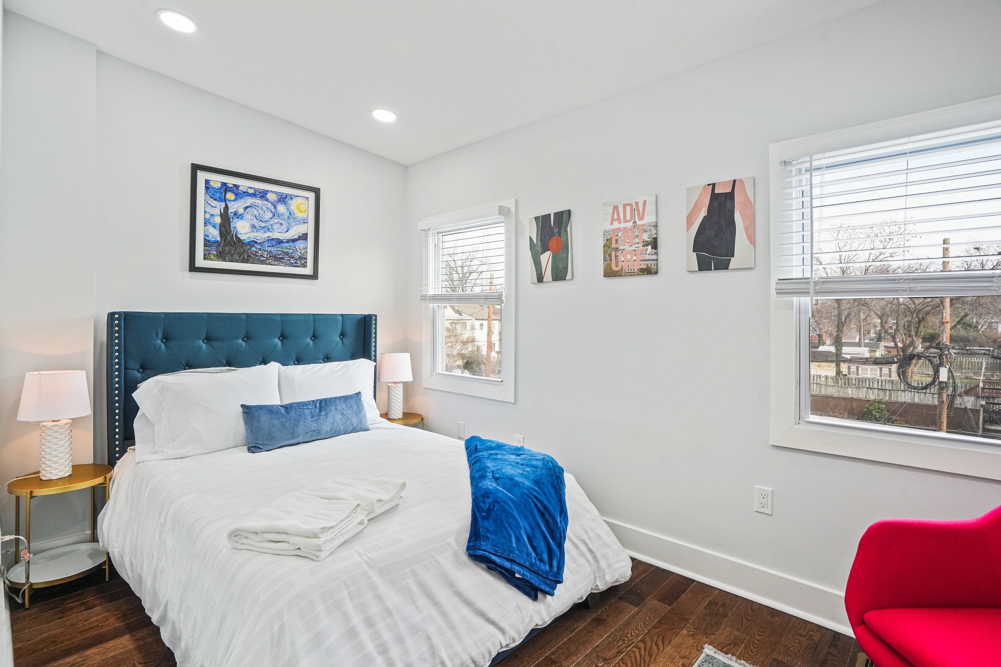 4 habitaciones, tabla de planchar con plancha, wifi y ropa de cama 