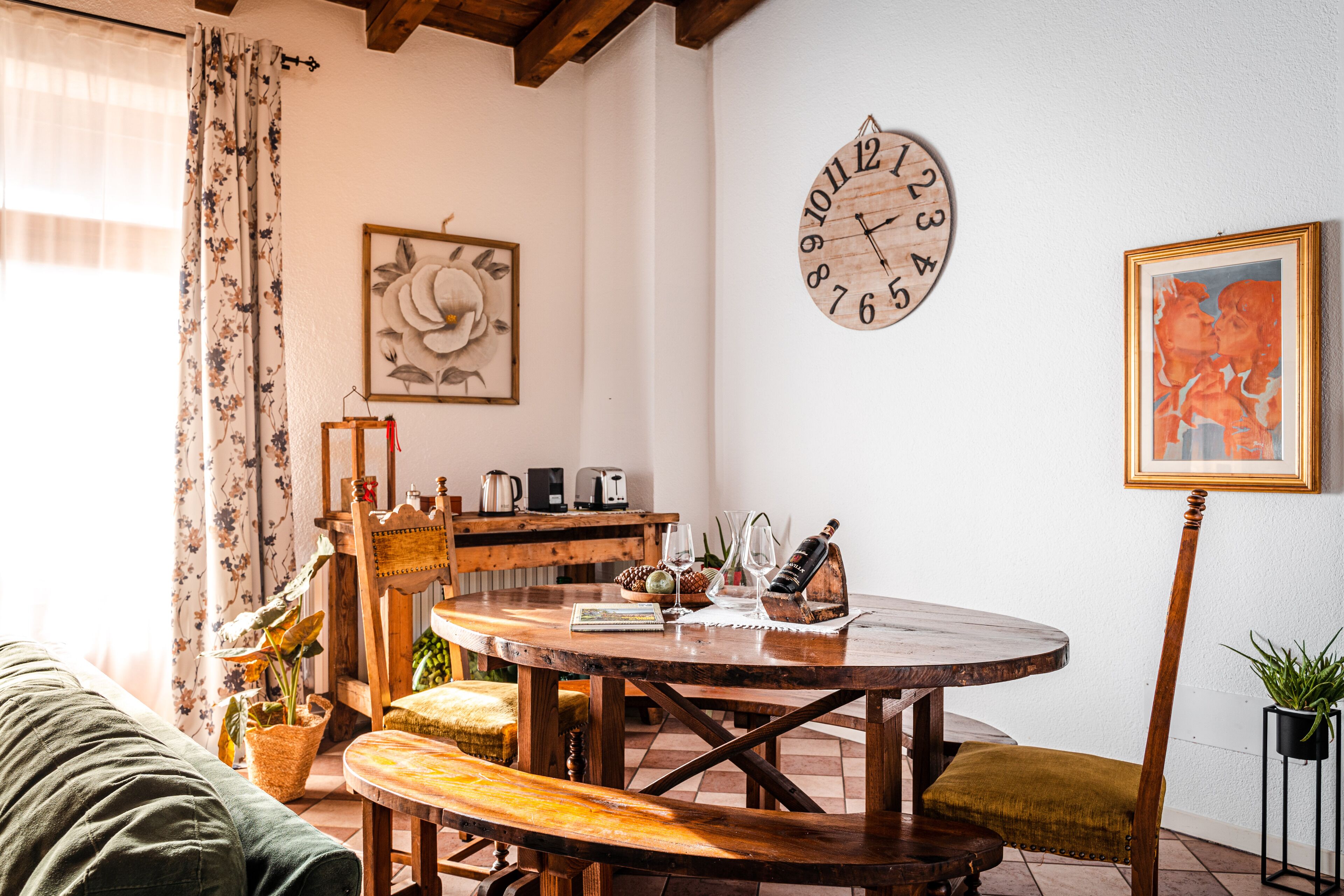 Historical Wine Retreat around vineyards, fews steps from Bernina Express