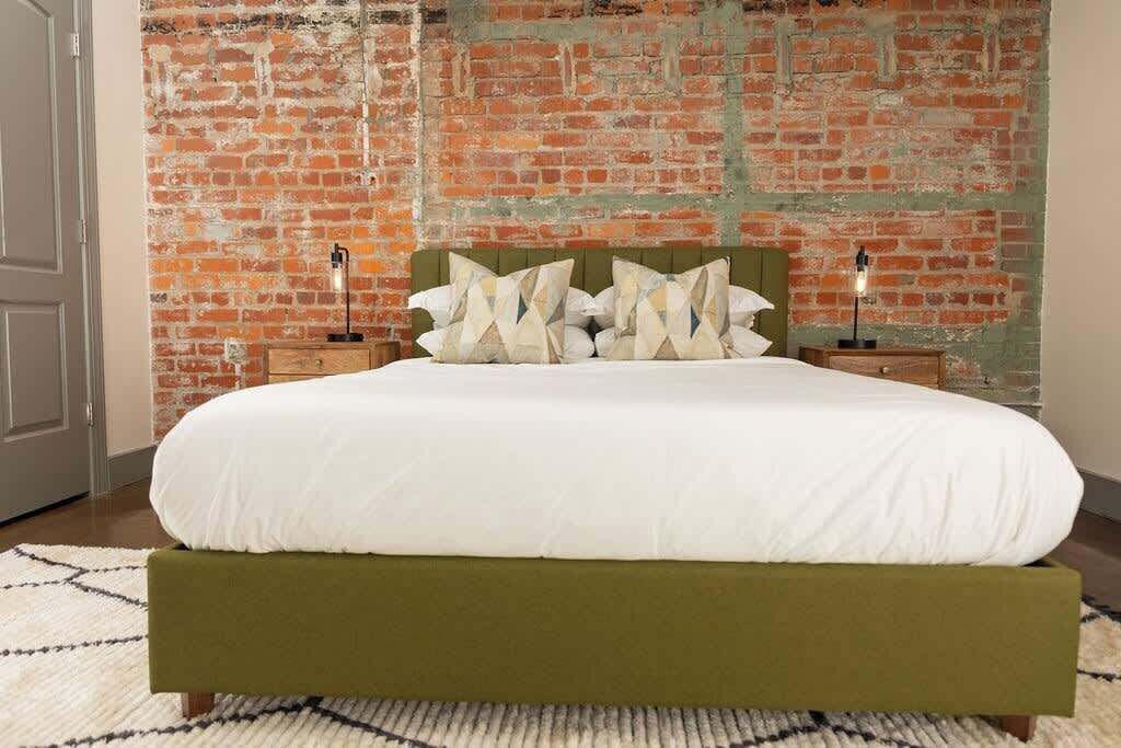 1 bedroom, desk, iron/ironing board, WiFi