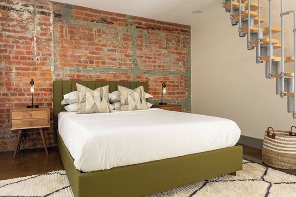 1 habitación, escritorio, tabla de planchar con plancha y wifi 