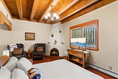 Casa de Kokopelli - Get a sense of the "New Mexico True" feel!
