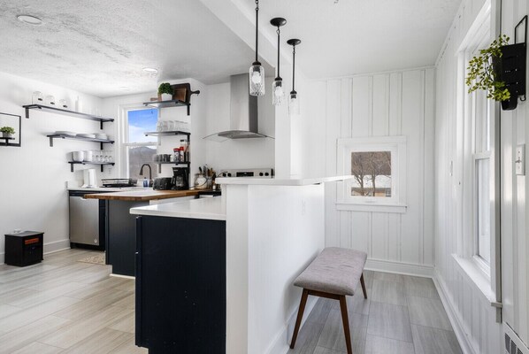 雪櫃、微波爐、焗爐、爐具