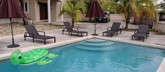 Cozy 1-Bedroom Suite with WiFi & AC in Lovely Nassau