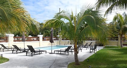 Leah's Heaven - Cozy One Bedroom Suite