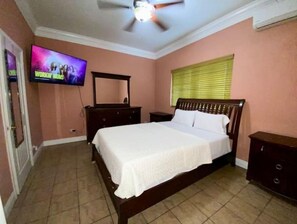 1 Schlafzimmer, Zimmersafe, Bügeleisen/Bügelbrett, WLAN