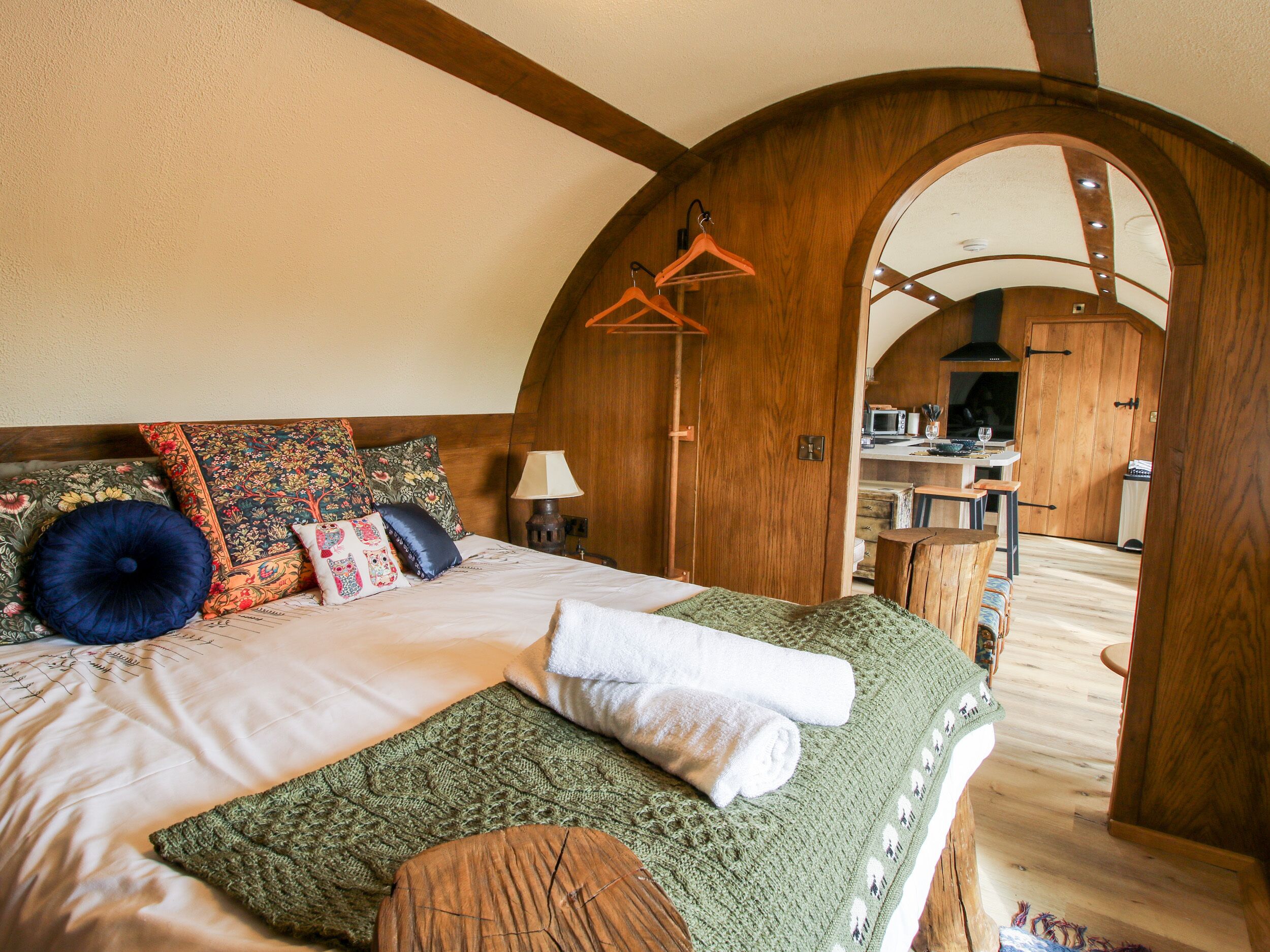 1 室のベッドルーム、客室ごとに異なる装飾、客室ごとに異なるインテリア、WiFi (無料)