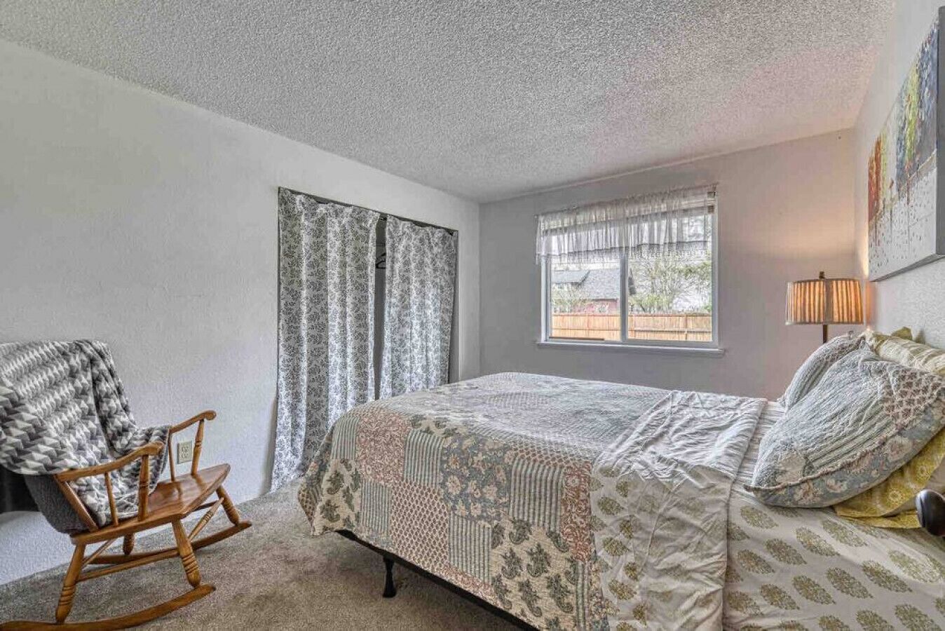 2 bedrooms, desk, iron/ironing board, WiFi