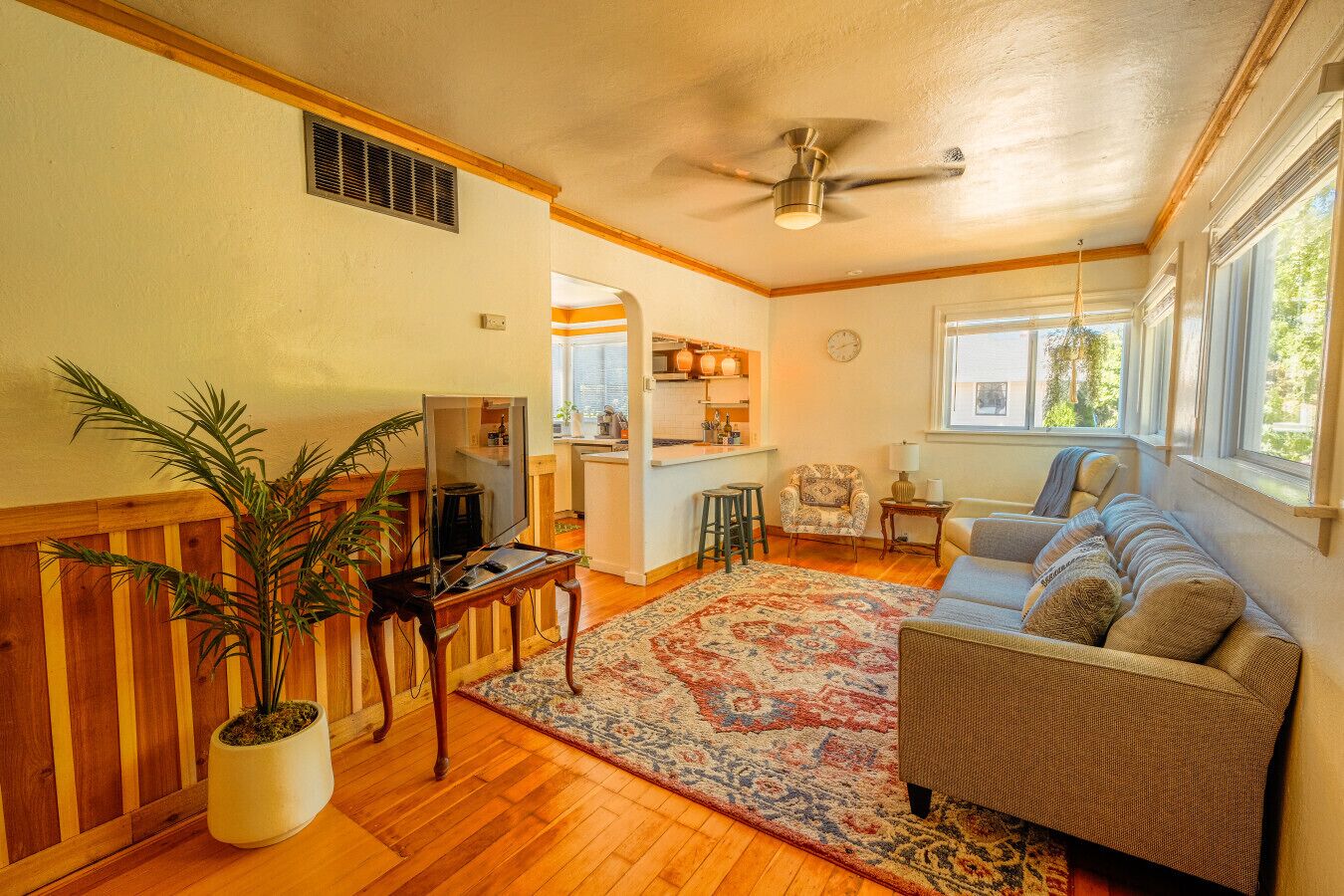 Smart TV, fireplace, offices, computer monitors