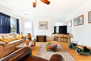 Smart-tv en een open haard