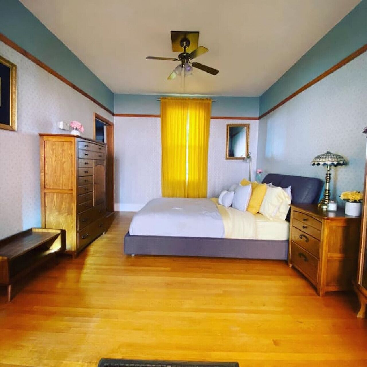 3 habitaciones, escritorio, tabla de planchar con plancha y wifi gratis 