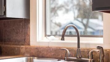 Fridge, microwave, oven, coffee/tea maker