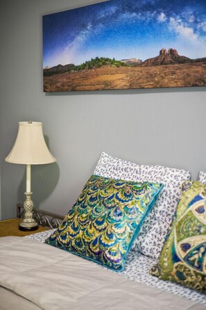 3 makuuhuonetta, työpöytä, silitysrauta/-lauta, ilmainen Wi-Fi