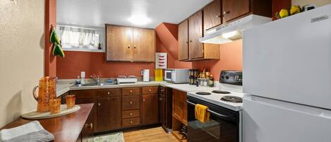 Fridge, microwave, oven, dishwasher