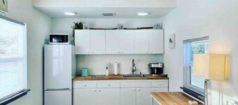 Bo’s Tiny House w/Hot Tub - Unique Country Retreat