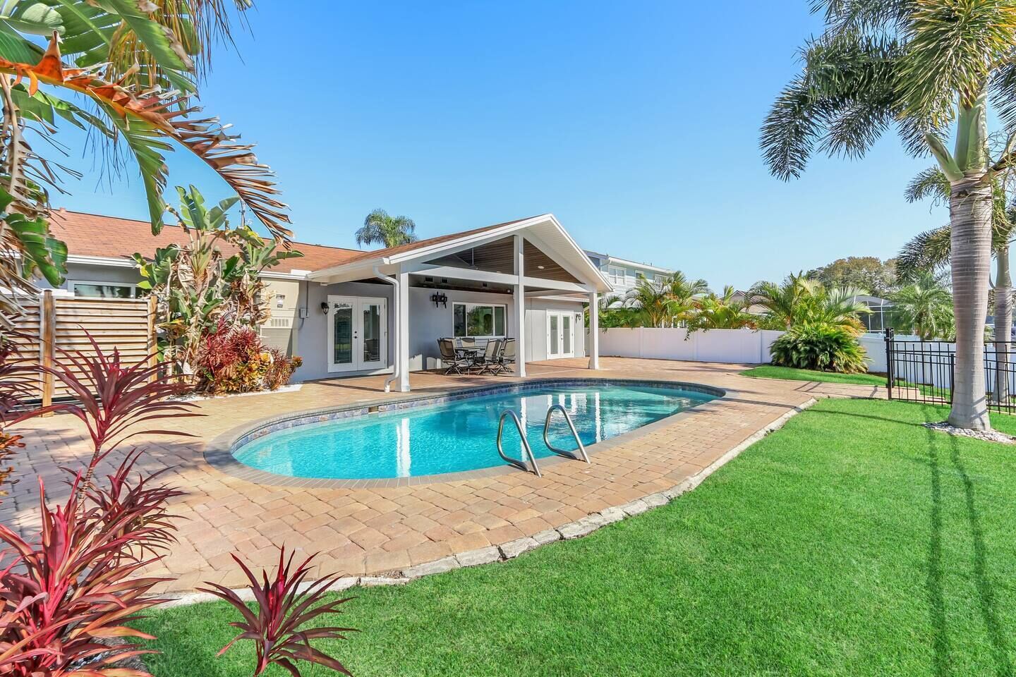 Tampa Waterfront Oasis| Pool| 3BR